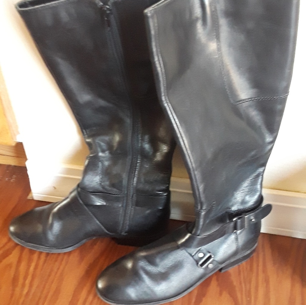 Nine West Black Leather Riding Boot